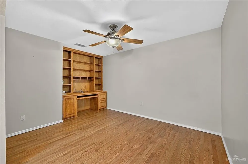 321 W Expressway 83 Penitas, TX 78576