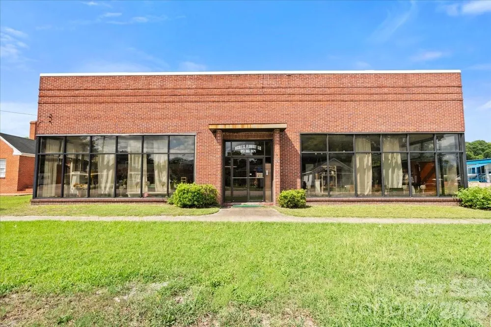319 2nd Street Cheraw, SC 29520
