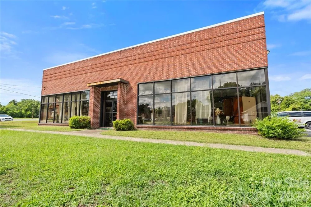 319 2nd Street Cheraw, SC 29520