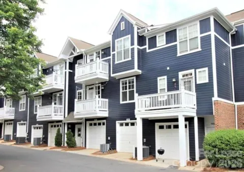1600 Walnut View Drive