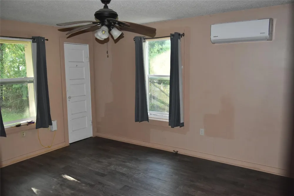 602 S Fair Street Crockett, TX 75835