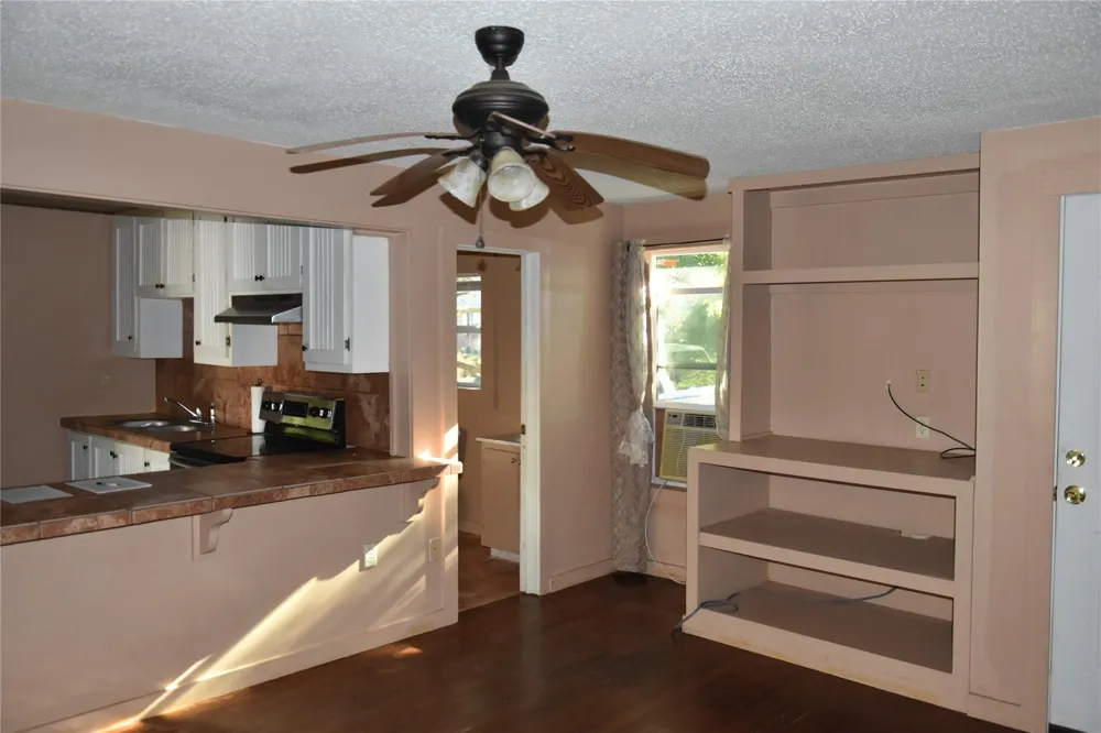 602 S Fair Street Crockett, TX 75835