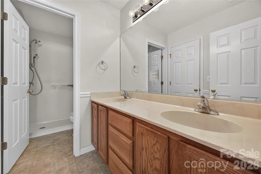 123 Lanceford Circle Fletcher, NC 28732