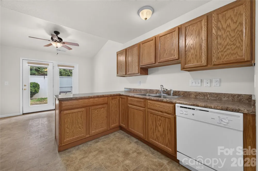 123 Lanceford Circle Fletcher, NC 28732