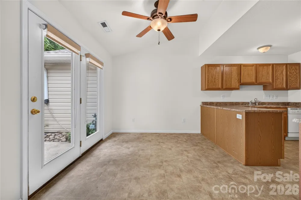 123 Lanceford Circle Fletcher, NC 28732