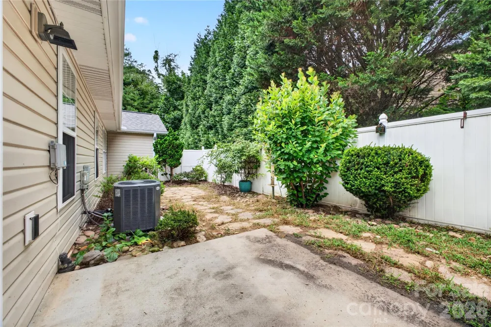 123 Lanceford Circle Fletcher, NC 28732