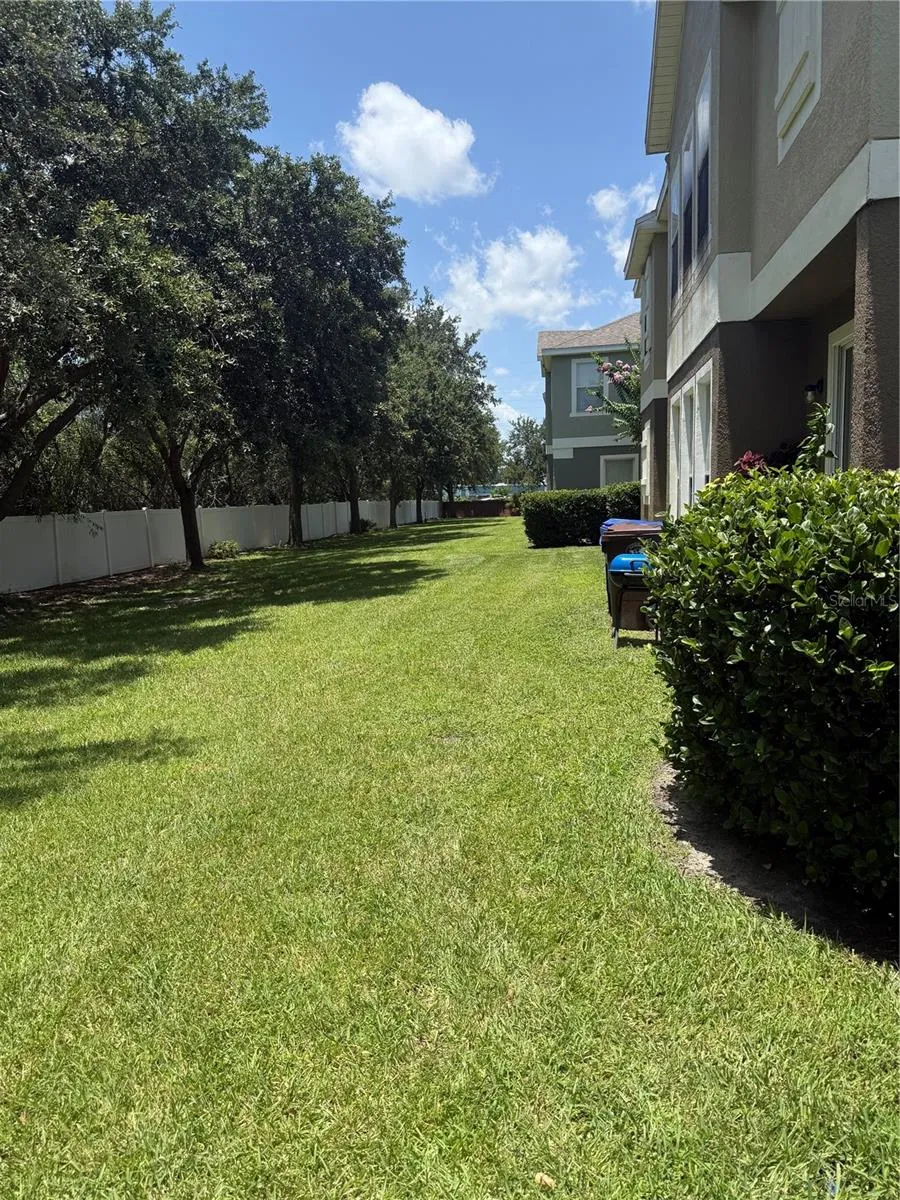 1993 ESTANCIA CIRCLE #B Kissimmee, FL 34741