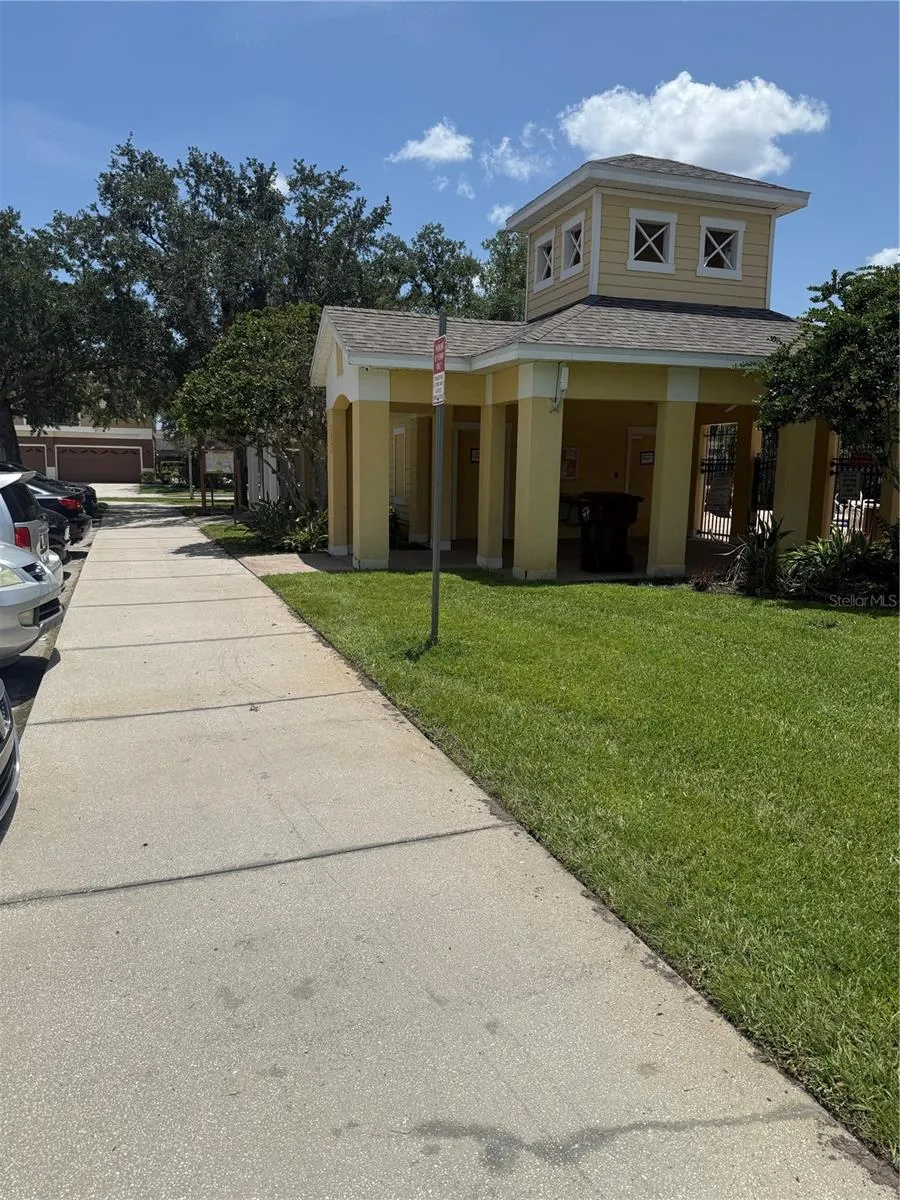 1993 ESTANCIA CIRCLE #B Kissimmee, FL 34741