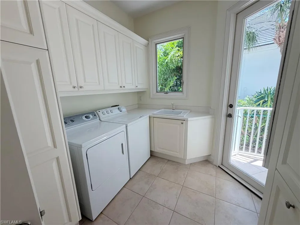 2402 Wulfert Road Sanibel, FL 33957
