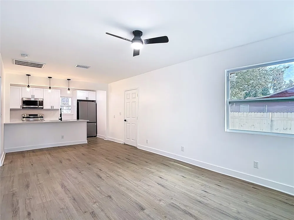 402 E VIRGINIA AVENUE Tampa, FL 33603