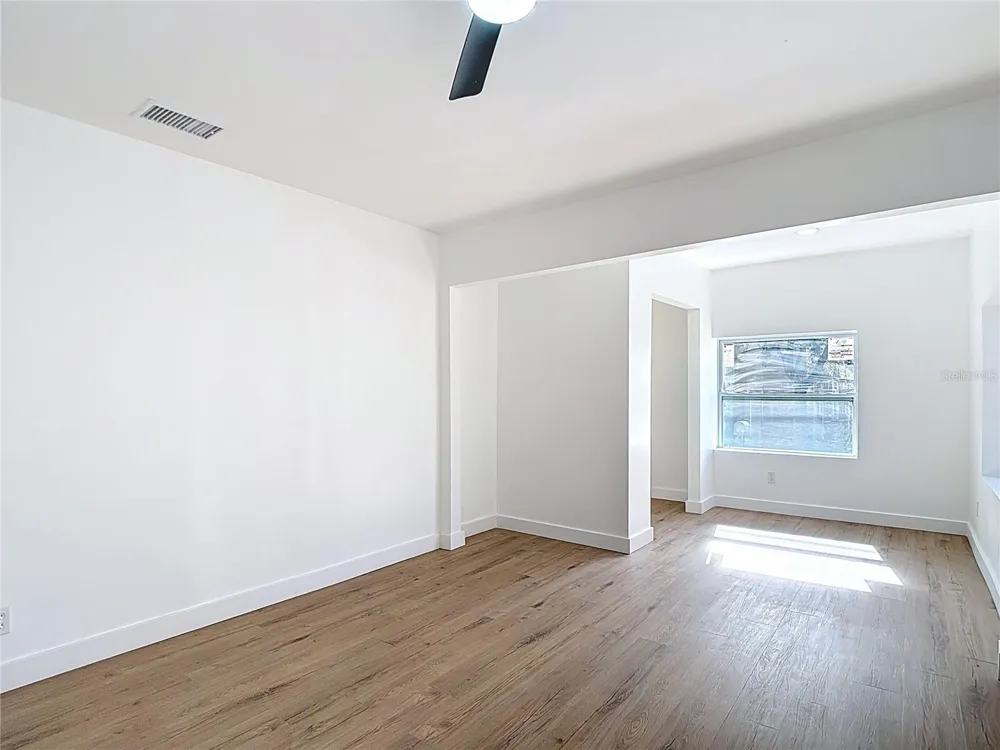 402 E VIRGINIA AVENUE Tampa, FL 33603