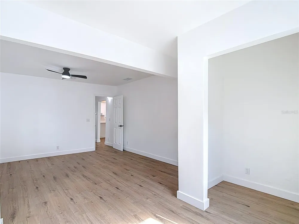 402 E VIRGINIA AVENUE Tampa, FL 33603