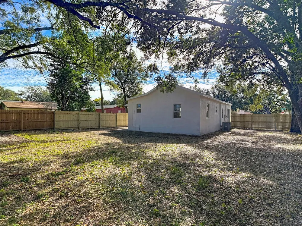 402 E VIRGINIA AVENUE Tampa, FL 33603