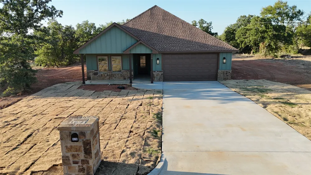 320 Summit Drive Mineral Wells, TX 76067