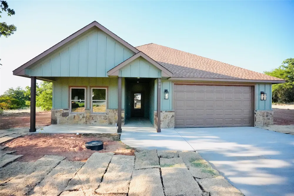 320 Summit Drive Mineral Wells, TX 76067