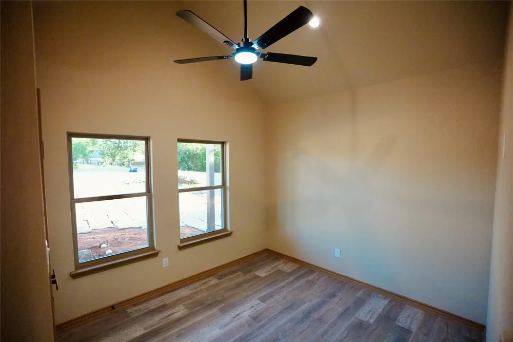 320 Summit Drive Mineral Wells, TX 76067