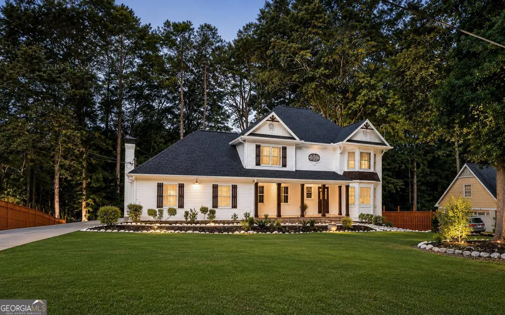 557 Daisy Nash DR SW Lilburn, GA 30047