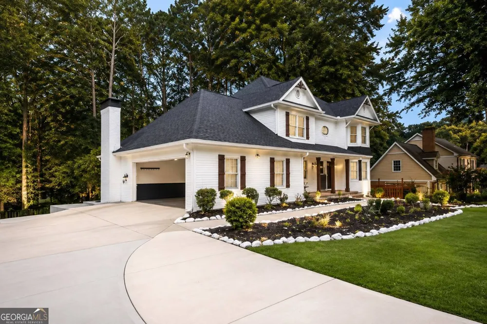 557 Daisy Nash DR SW Lilburn, GA 30047