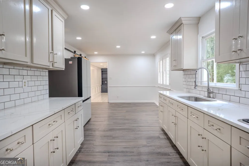 557 Daisy Nash DR SW Lilburn, GA 30047