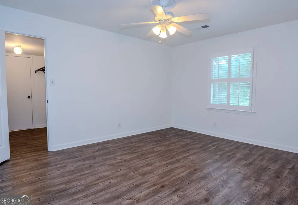 557 Daisy Nash DR SW Lilburn, GA 30047