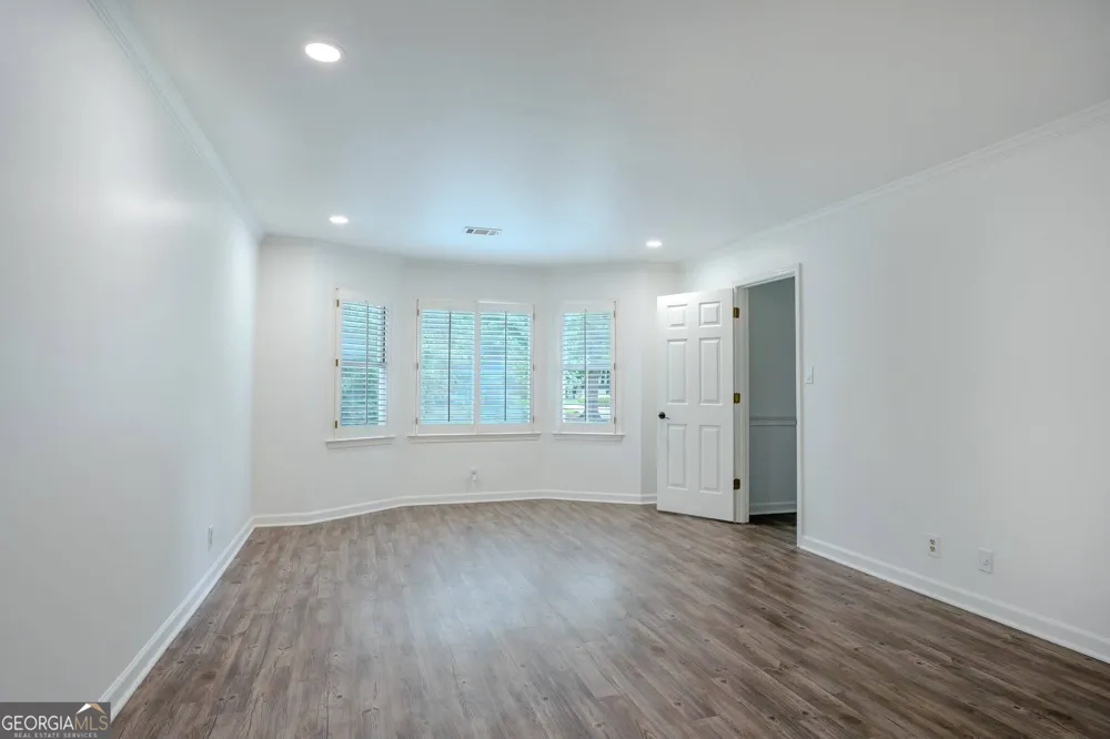 557 Daisy Nash DR SW Lilburn, GA 30047