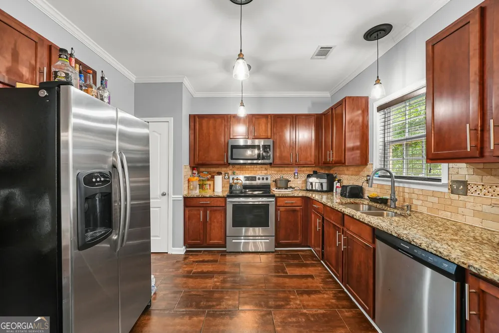 2432 Temple View DR Snellville, GA 30078