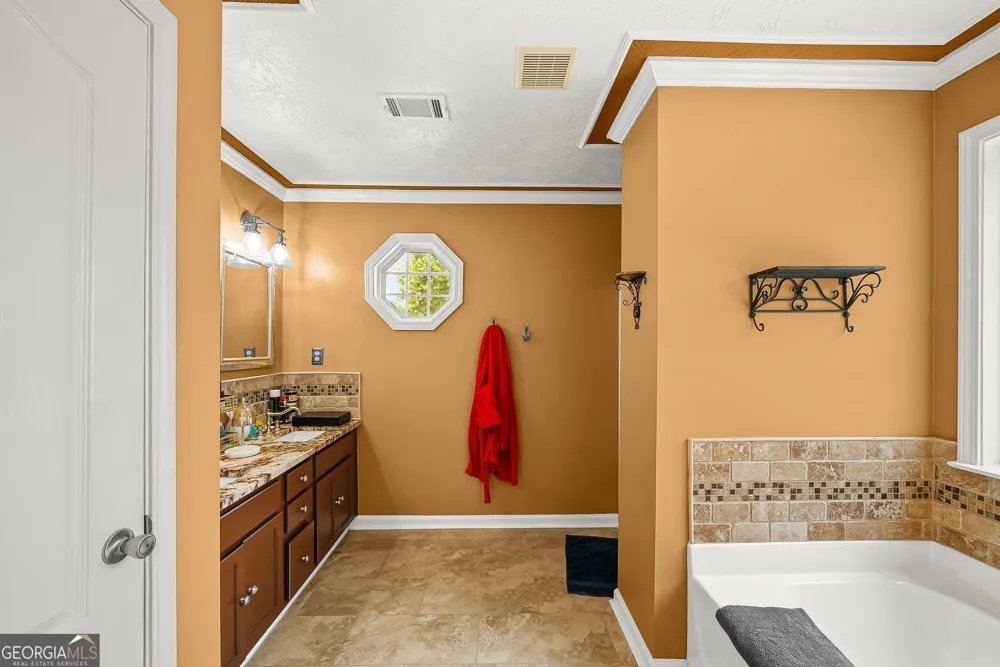 2432 Temple View DR Snellville, GA 30078