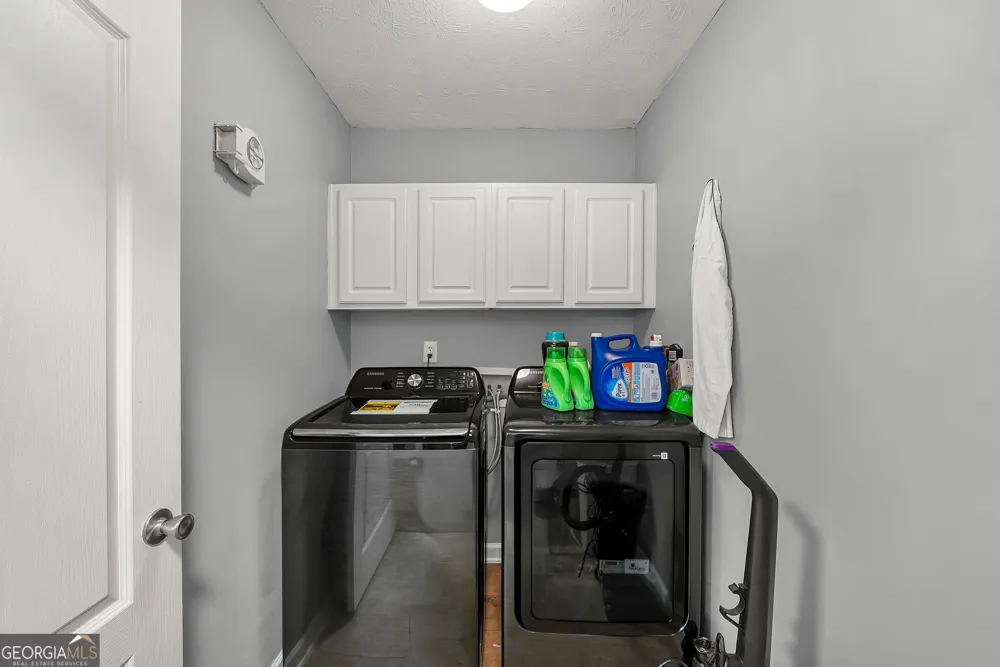 2432 Temple View DR Snellville, GA 30078