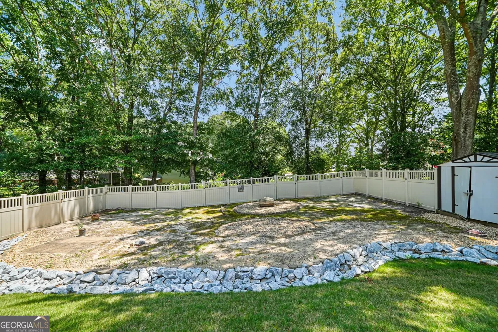 2432 Temple View DR Snellville, GA 30078