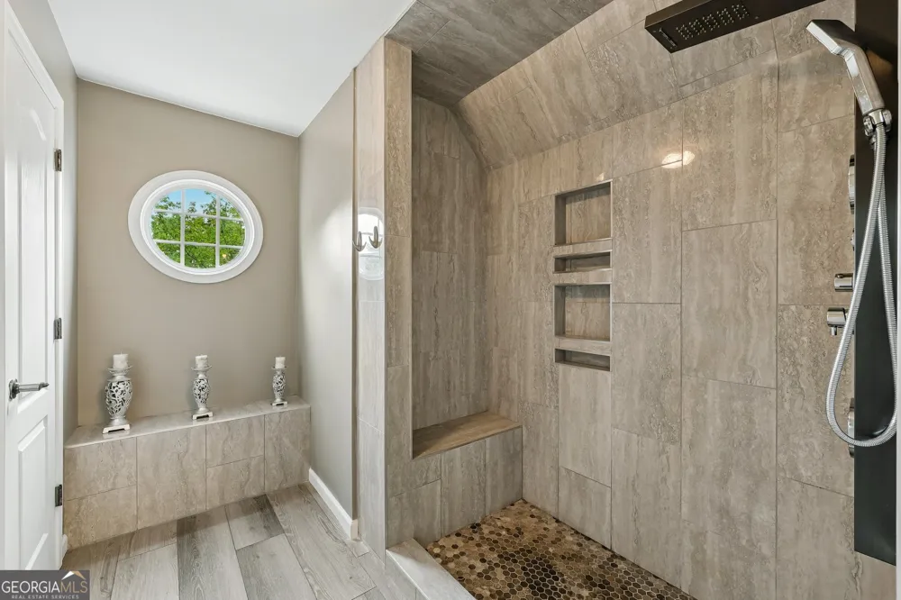 3856 Creekview Ridge DR NE Buford, GA 30518