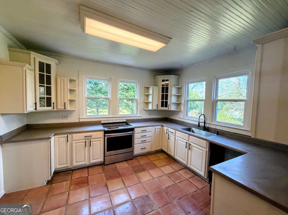 27 Carmichael ST McDonough, GA 30253