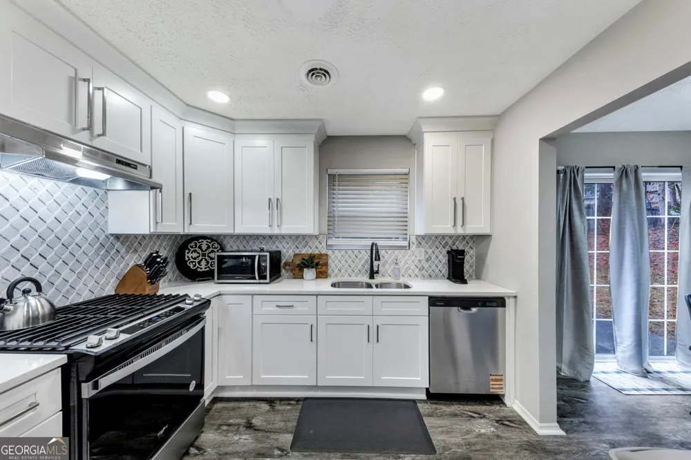 3715 Clearwater DR South Fulton, GA 30349