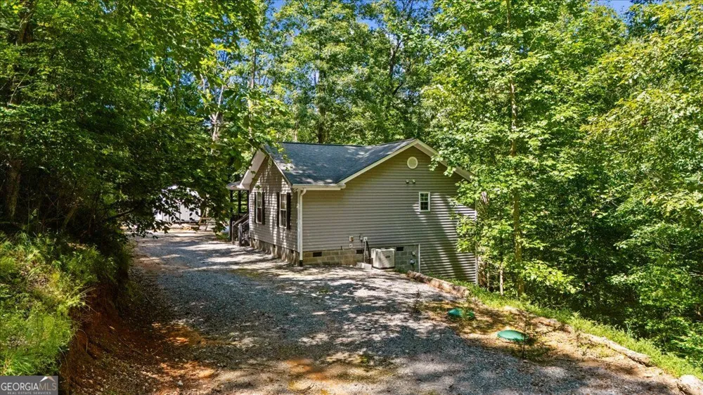 30 Chancel CIR Ellijay, GA 30540