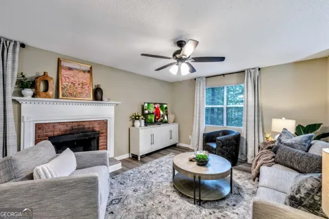 221 Remington LN