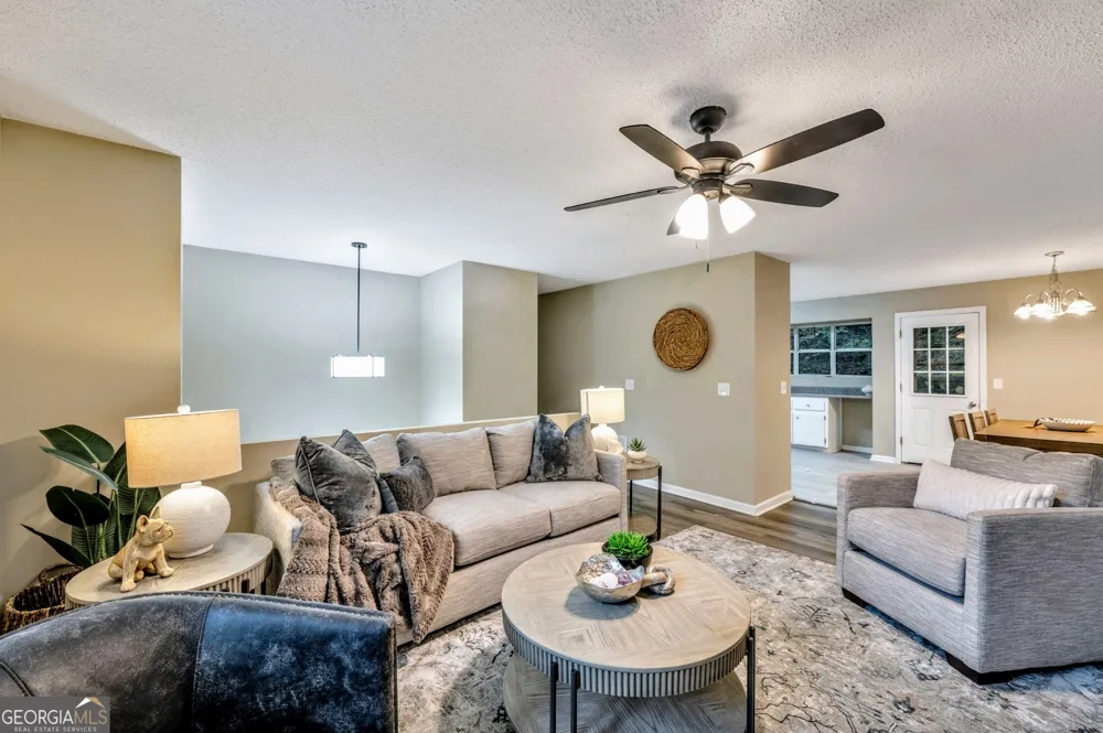 221 Remington LN Acworth, GA 30101