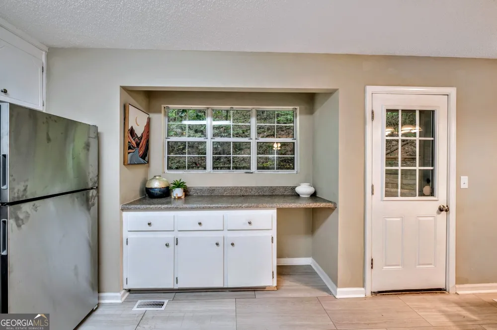 221 Remington LN Acworth, GA 30101