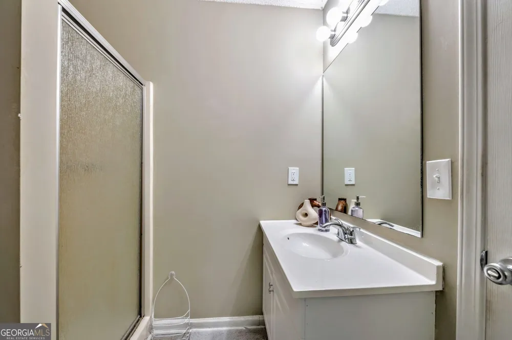 221 Remington LN Acworth, GA 30101