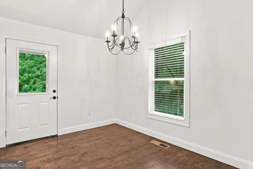 137 Geneva RD Canton, GA 30114