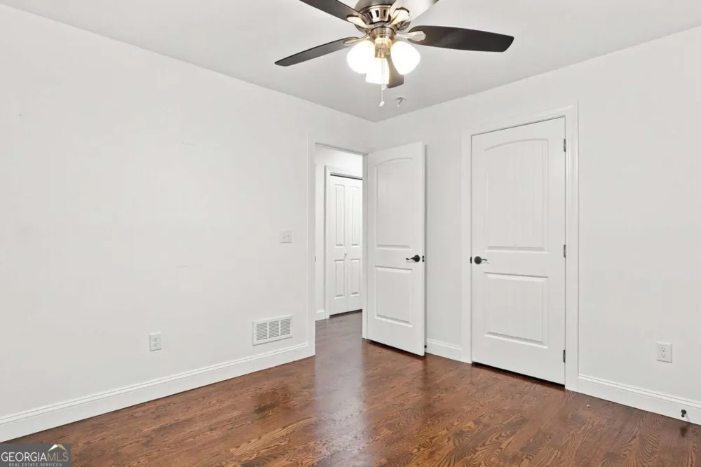 137 Geneva RD Canton, GA 30114