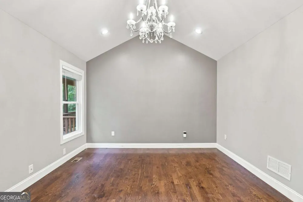 137 Geneva RD Canton, GA 30114