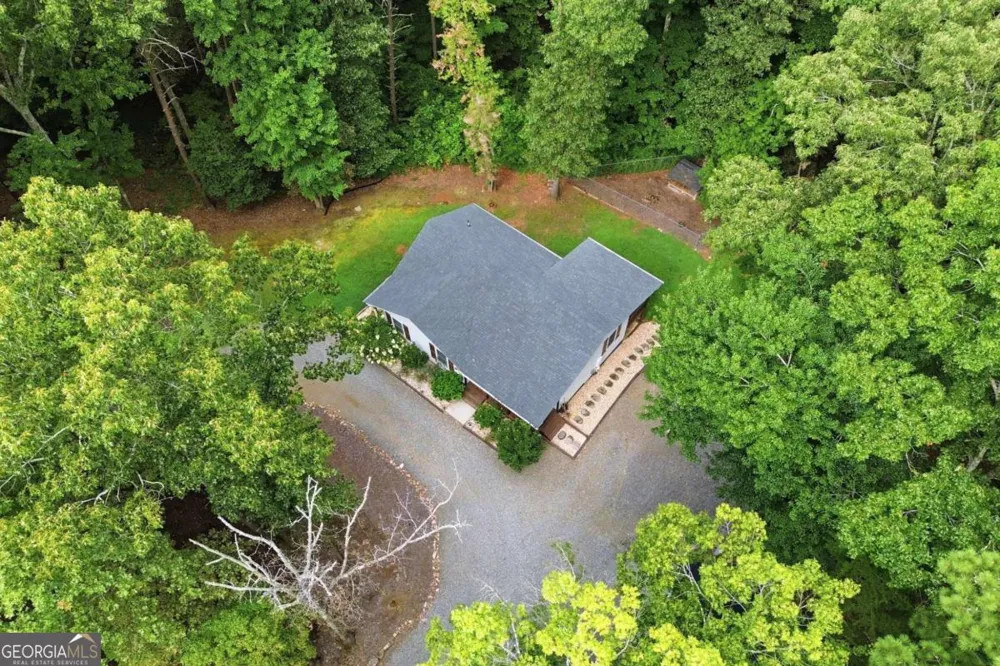 137 Geneva RD Canton, GA 30114
