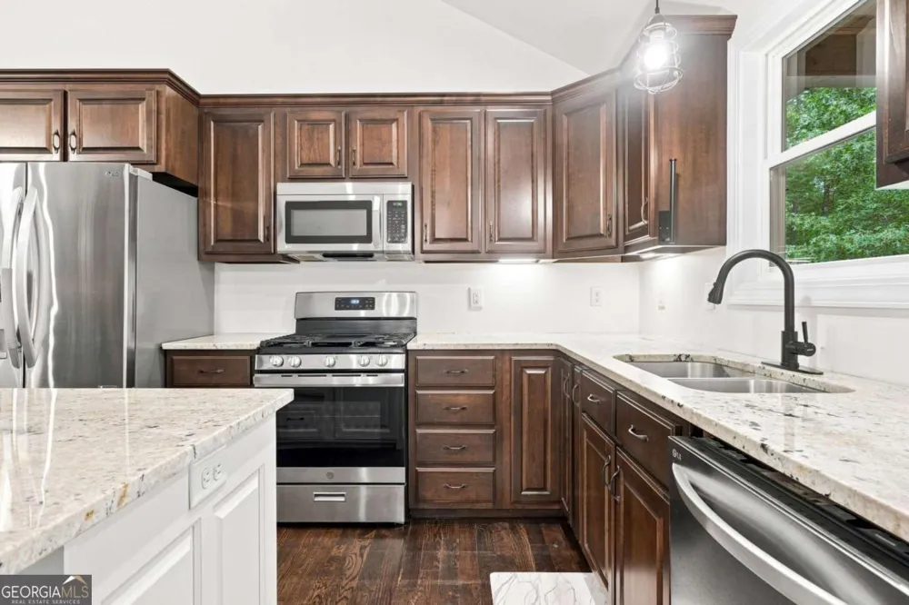 137 Geneva RD Canton, GA 30114