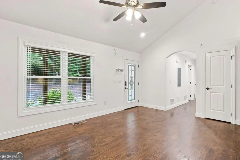 137 Geneva RD Canton, GA 30114