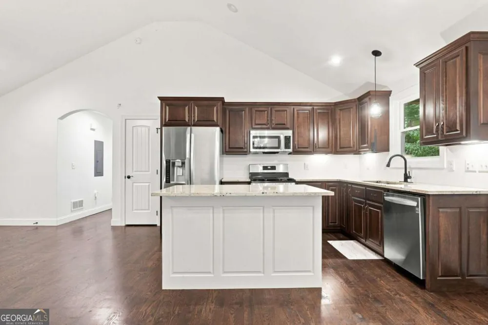 137 Geneva RD Canton, GA 30114