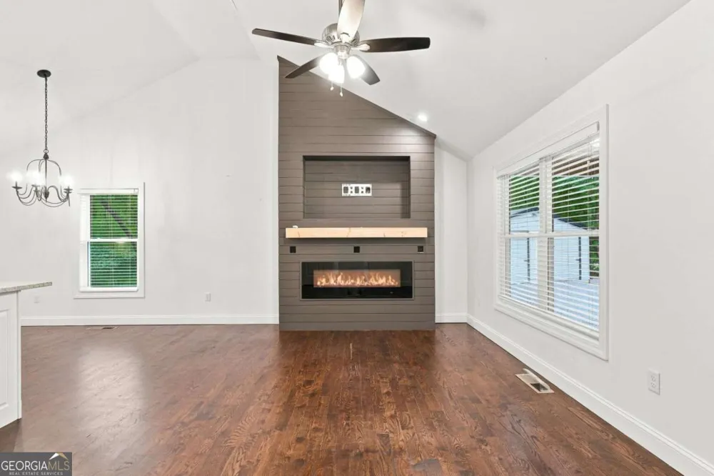 137 Geneva RD Canton, GA 30114