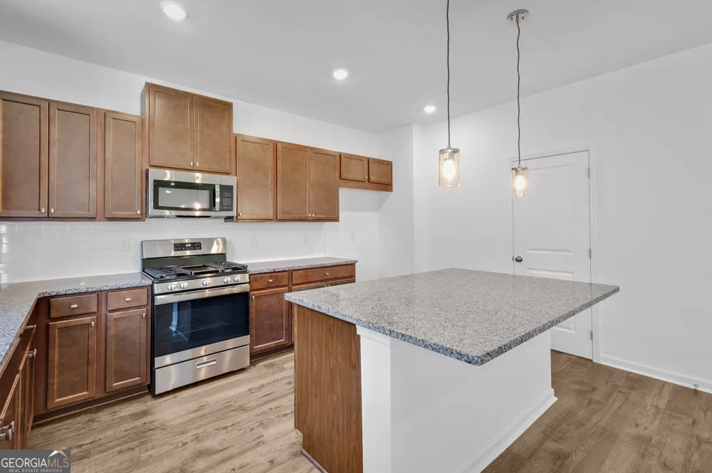 4039 Alderstone DR Flowery Branch, GA 30542