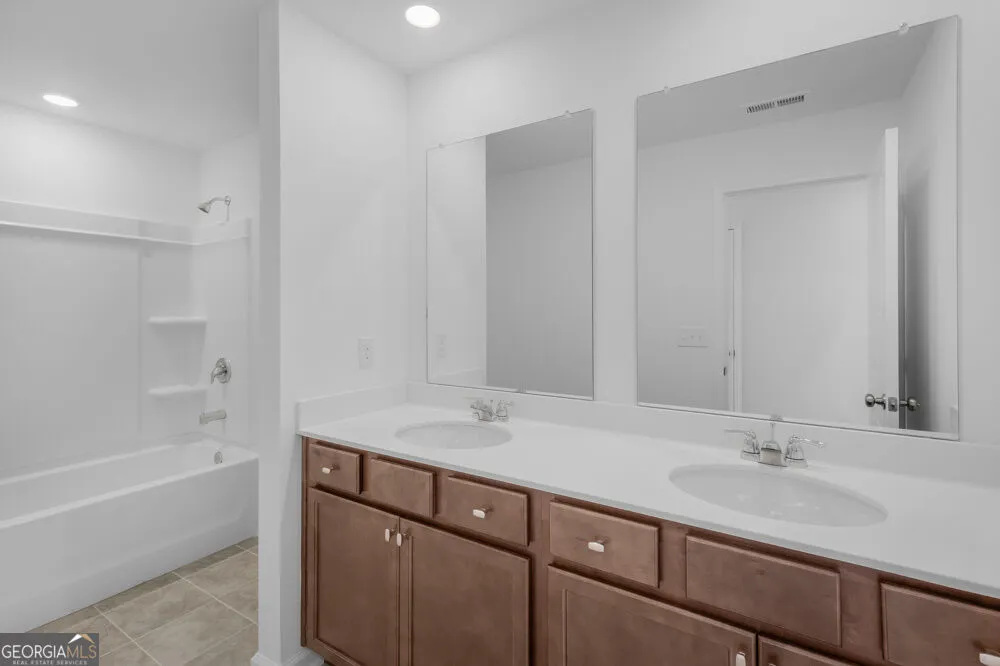 4039 Alderstone DR Flowery Branch, GA 30542