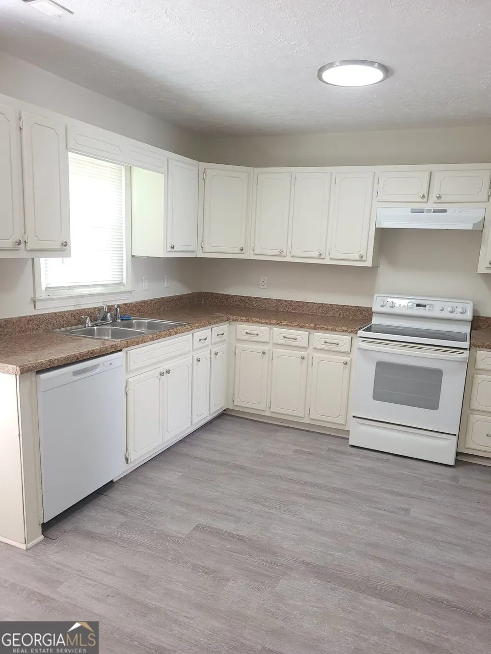 1685 Hunting Creek DR Conyers, GA 30013