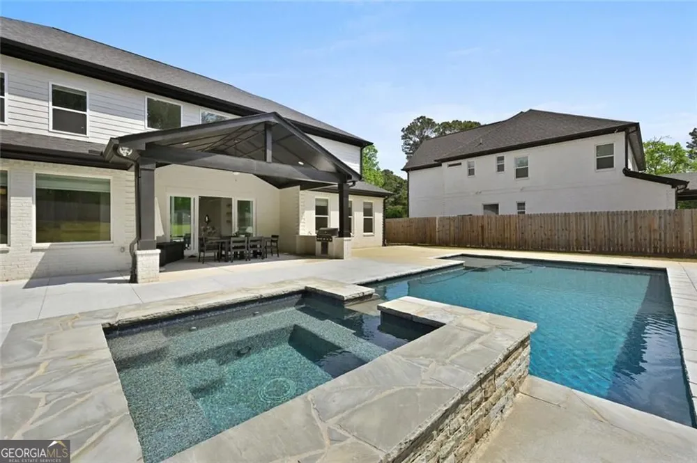 2694 Thompson Mill RD Buford, GA 30519