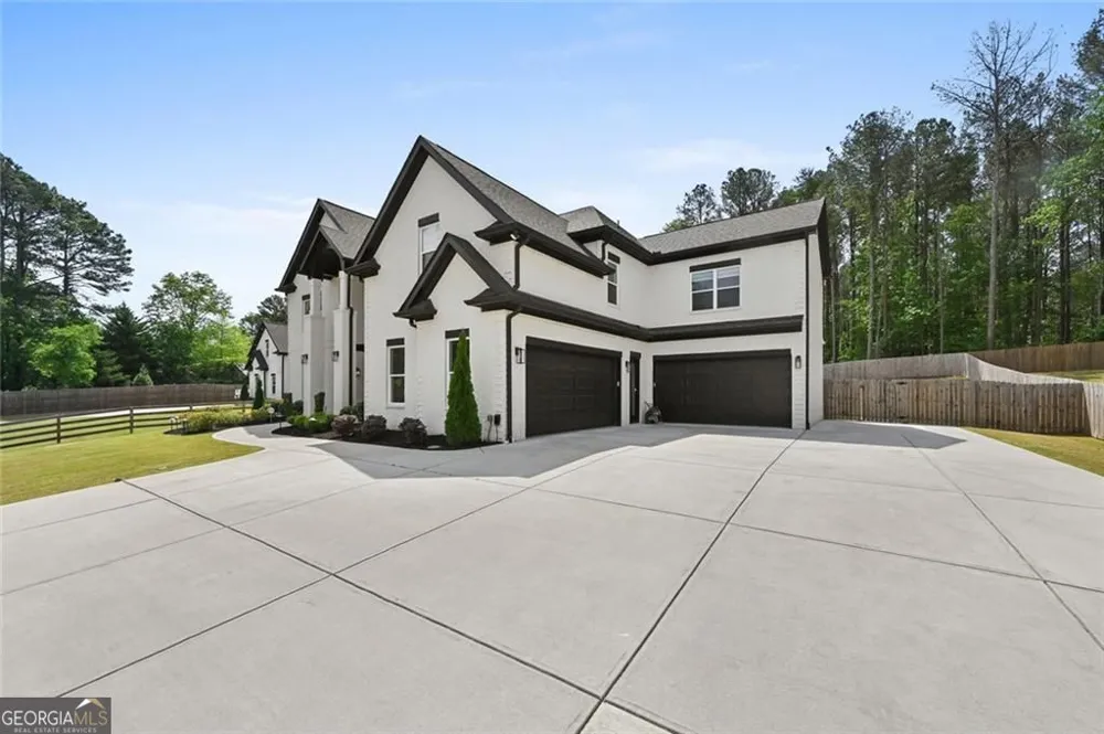 2694 Thompson Mill RD Buford, GA 30519